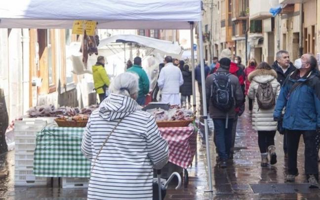 Este sábado ha vuelto el Mercado de la Almendra.