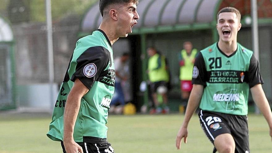 Andoni Sánchez celebra con rabia su gol en el partido de ayer. | FOTO: UNAI BEROIZ