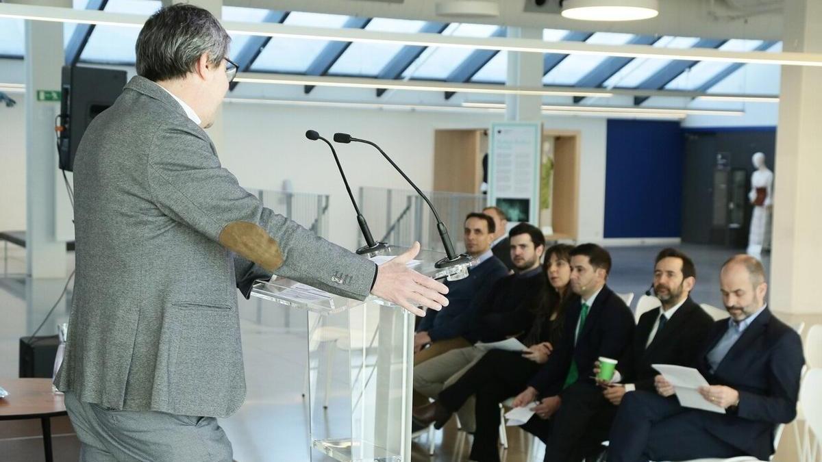 Eduardo Iribarrren, director de Noticias de Gipuzkoa, en el discurso de apertura en el evento celebrado el pasado viernes en Tabakalera