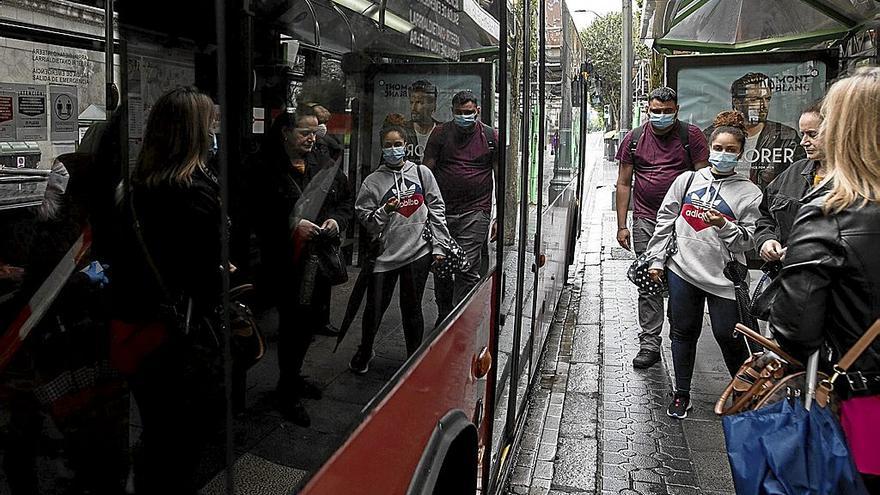 El transporte urbano también entrará en el programa de descuentos. | FOTO: B. GUERRERO