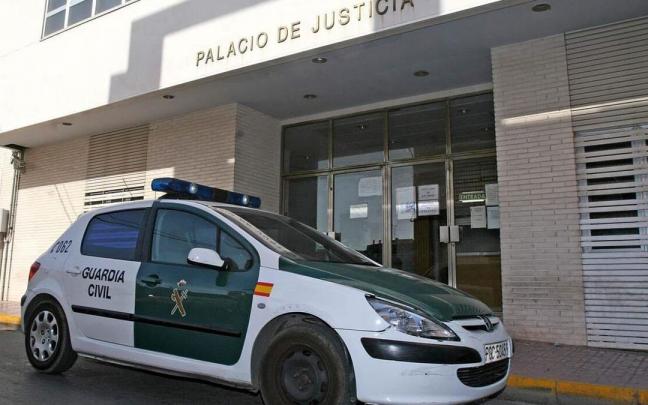Al lugar de los hechos se desplaz&oacute; la Polic&iacute;a Local, la Guardia Civil y el 112.