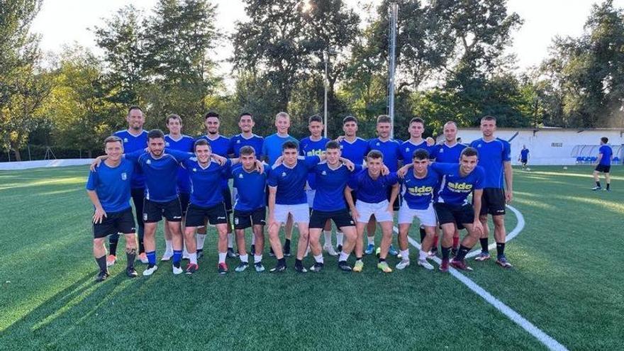 Plantilla Cantolagua en un entrenamiento de pretemporada.