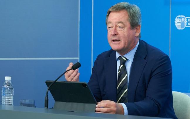 El portavoz del Ejecutivo auton&oacute;mico, Bingen Zupiria, durante la rueda de prensa ofrecida ayer despu&eacute;s del Consejo de Gobierno.