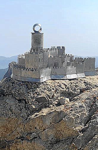 Maqueta del Castillo de Javier, en la cima de la Mesa de los Tres Reyes.