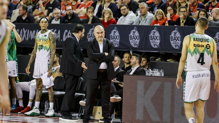 Jaume Ponsarnau, en el duelo ante el Baxi Manresa.