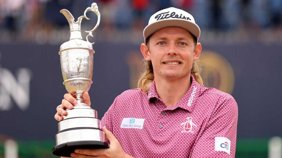 Cameron Smith exhibe con una sonrisa contenida la Jarra de Clarete.