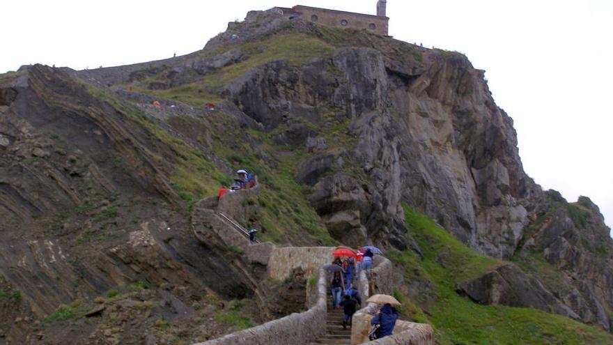 Escaleras de acceso a la ermita de San Juan de Gaztelugatxe.