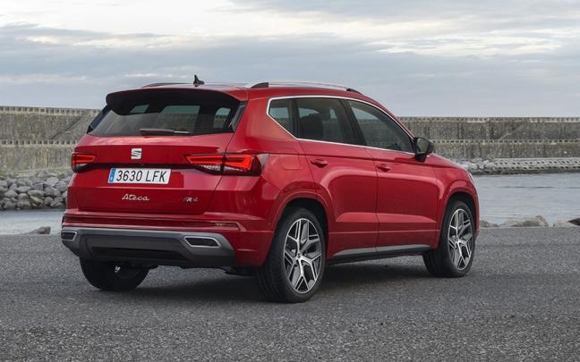 El Ateca recibe una línea de equipamiento adicional.
