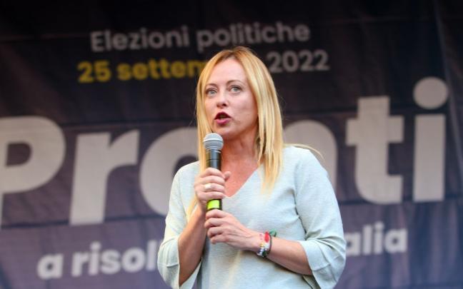 La ultraderechista Giorgia Meloni, de 45 años, se encamina a ser la primera mujer en presidir un Gobierno en Italia. La ultraderechista Giorgia Meloni, de 45 años, se encamina a ser la primera mujer en presidir un Gobierno en Italia.