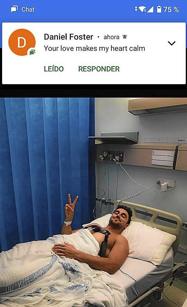 El estafador Daniel Foster suplantaba las fotos del celebritie australiano Mayr. Foster le mandó esta imagen al navarro simulando que le iban a operar en Venecia.