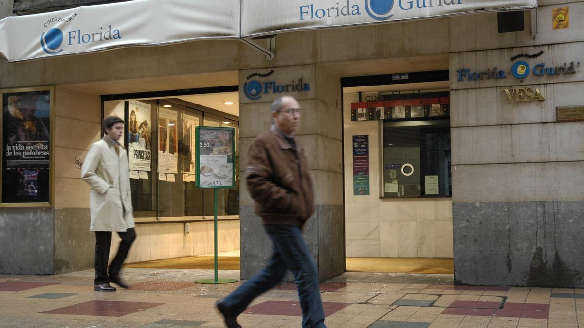 Fachada de los Cines Florida de Vitoria.