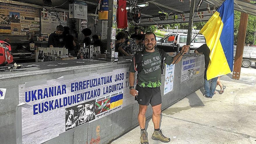 Mintegia, en el comienzo de su reto ayer en San Crist&oacute;bal (Busturia). | FOTO: I. FRADUA