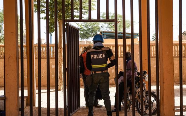 La Polic&iacute;a de Nigeria ha hallado los cuerpos momificados de veinte personas en un edificio.