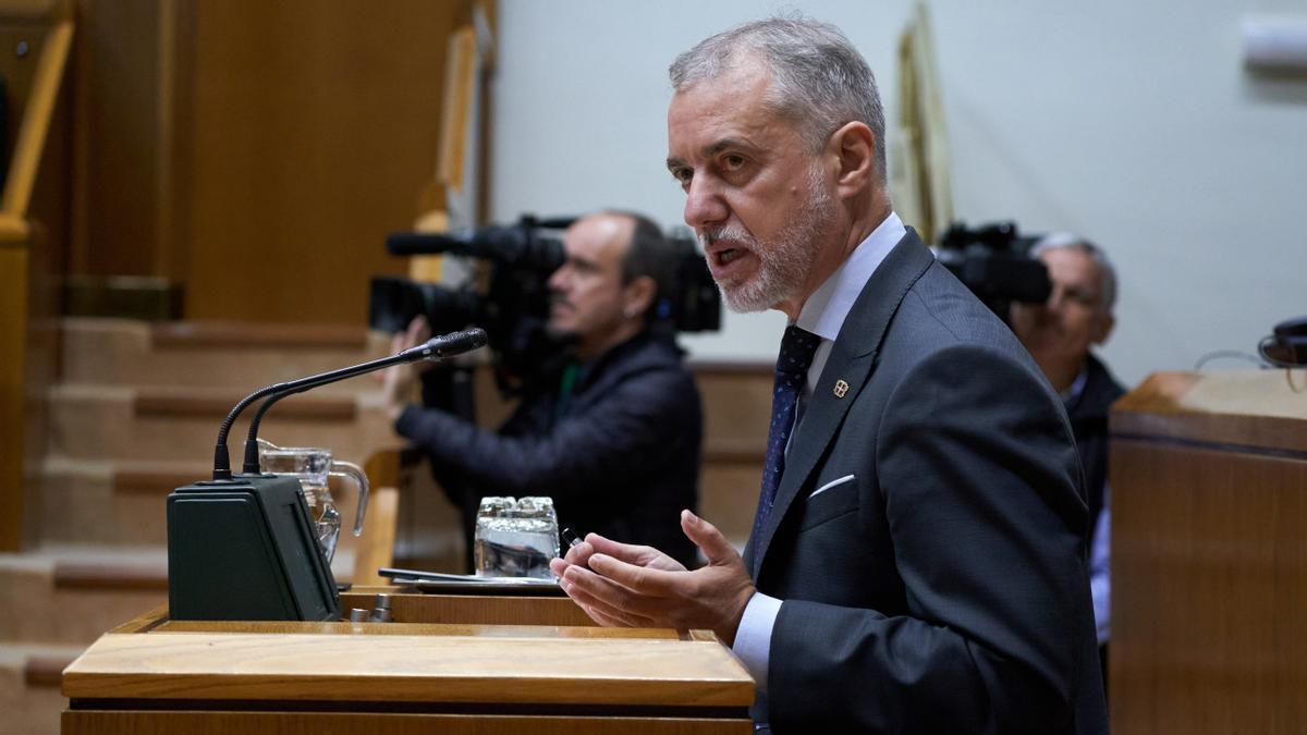 Urkullu, en el pleno del Parlamento Vasco.