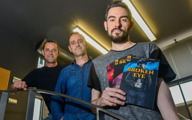 Martin eta Xabier Etxeberria gidoilariek, I&ntilde;aki Arenas marrazkilariarekin batera, &lsquo;Broken eye&rsquo; komikia sortu dute.