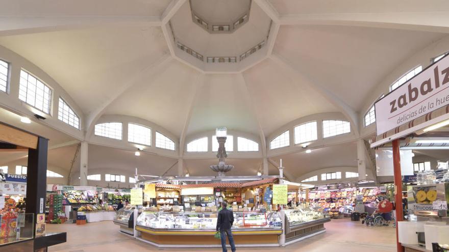 Interior del Mercado del Ensanche.