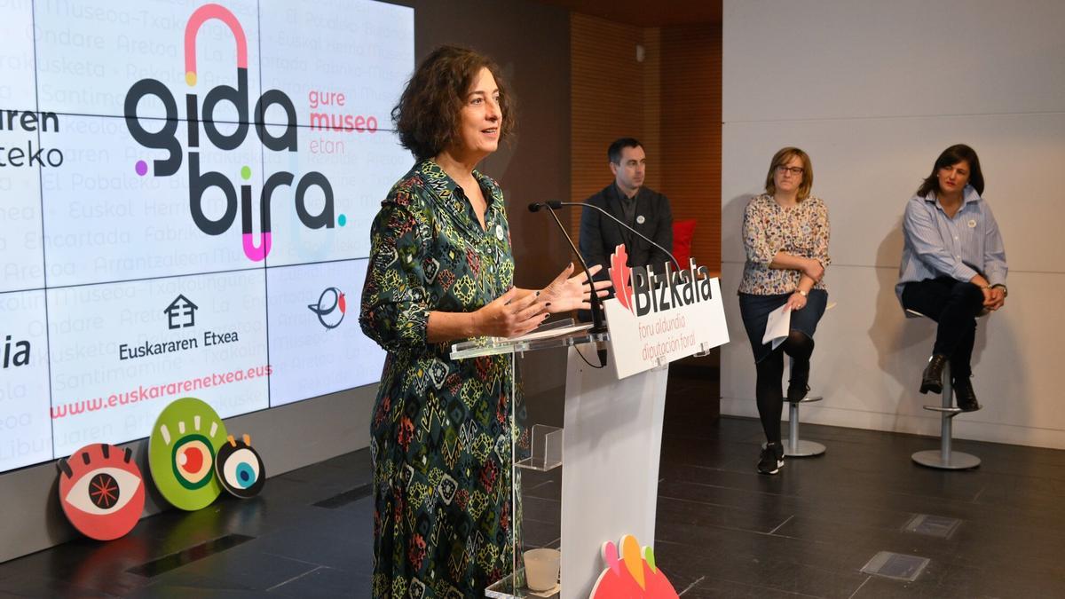 La diputada de Cultura y Euskera, Lorea Bilbao, en un momento de la presentación de la iniciativa Gida Bira.