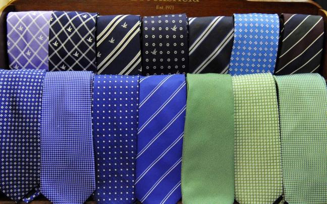 Las corbatas están a punto de desaparecer del primer sillón de la Alcaldía de Vitoria.