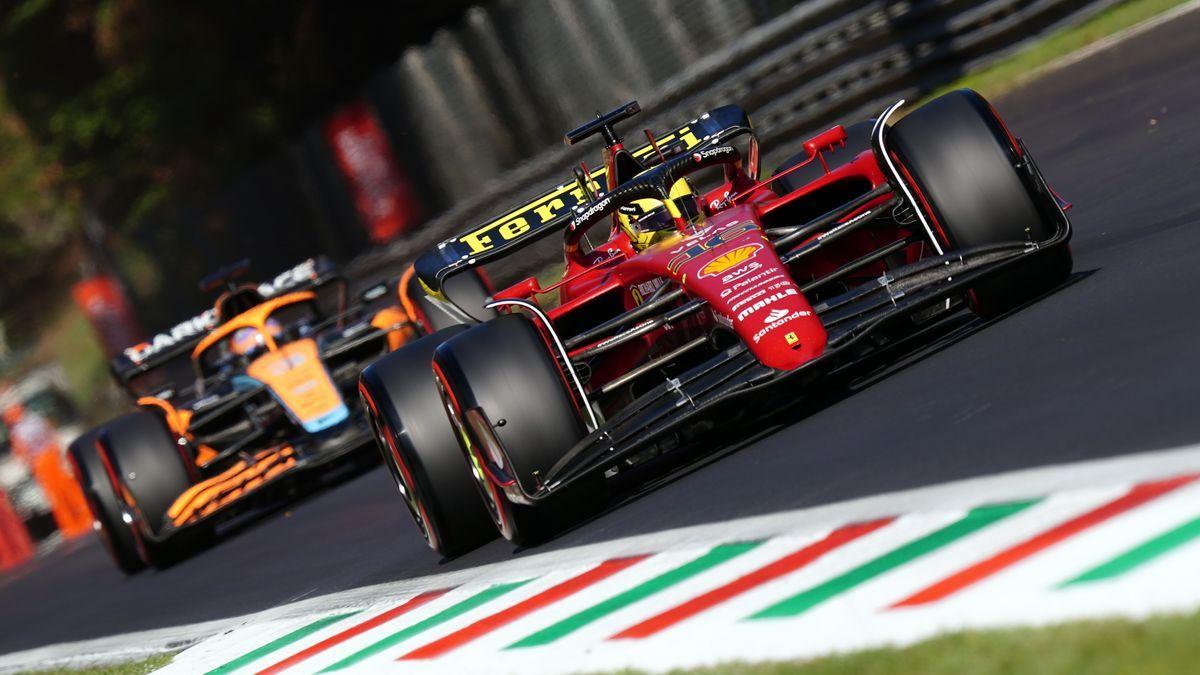 Leclerc pilota su Ferrari en Monza.