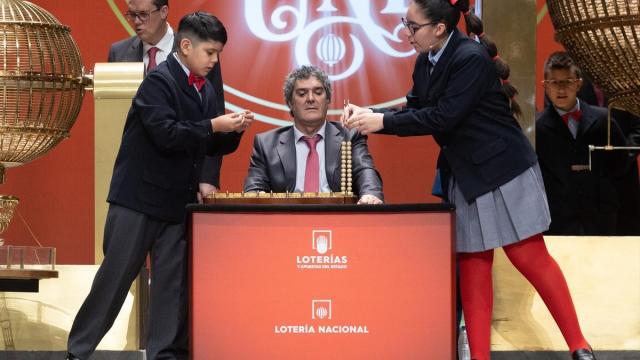 Los niños de San Ildefonso durante el sorteo de la Lotería de Navidad.
