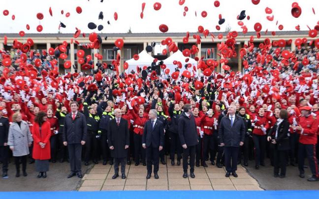 Urkullu entrega las credenciales a los 660 ertzainas y 158 polic&iacute;as locales de la II promoci&oacute;n de la Euskal Polizia