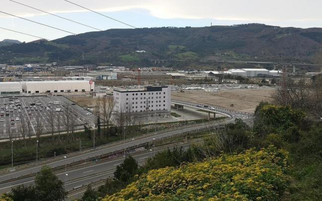 Vista del pol&iacute;gono Ibarzaharra de Sestao donde se ubicar&aacute; el polo sanitario.