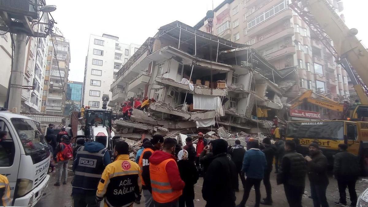 Turquía ha contabilizado 1.710 edificios derrumbados.