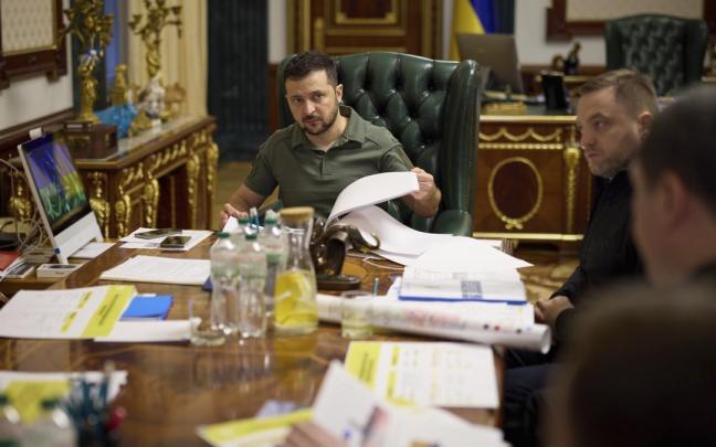 Zelenski acusa a Irán de prolongar la guerra en Ucrania al abastecer de armas a Rusia.