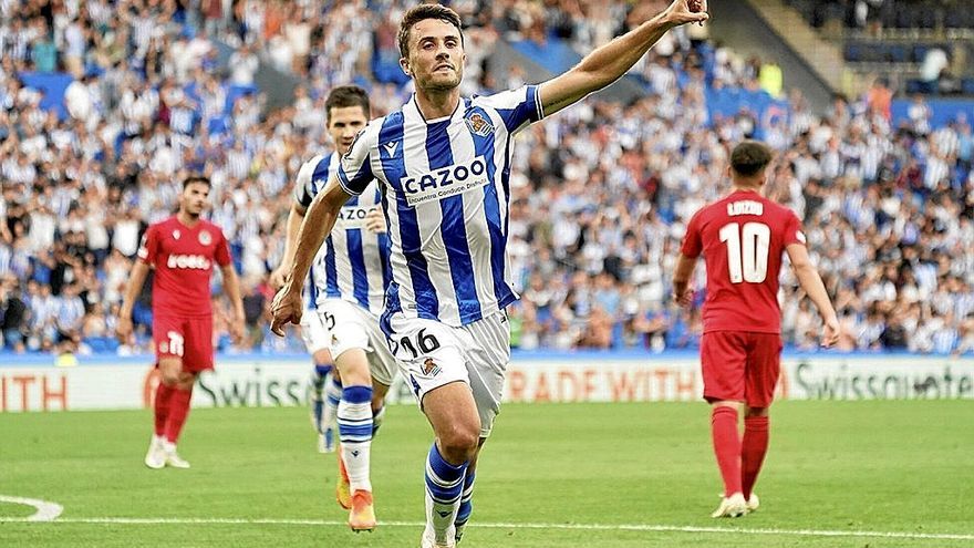 Guevara celebra el gol que marcó ayer en Anoeta al Omonia Nicosia.