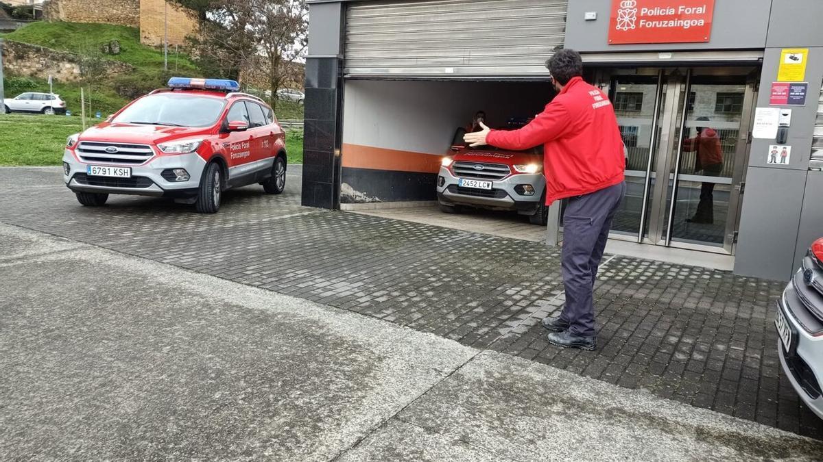 La Policía Foral, en la comisaría de Estella.