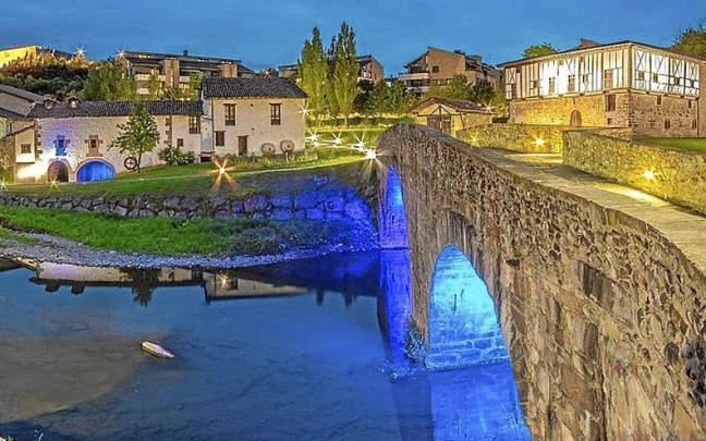 El Conjunto Monumental de Igartza por la noche. | FOTO: GOITUR El Conjunto Monumental de Igartza por la noche. | FOTO: GOITUR