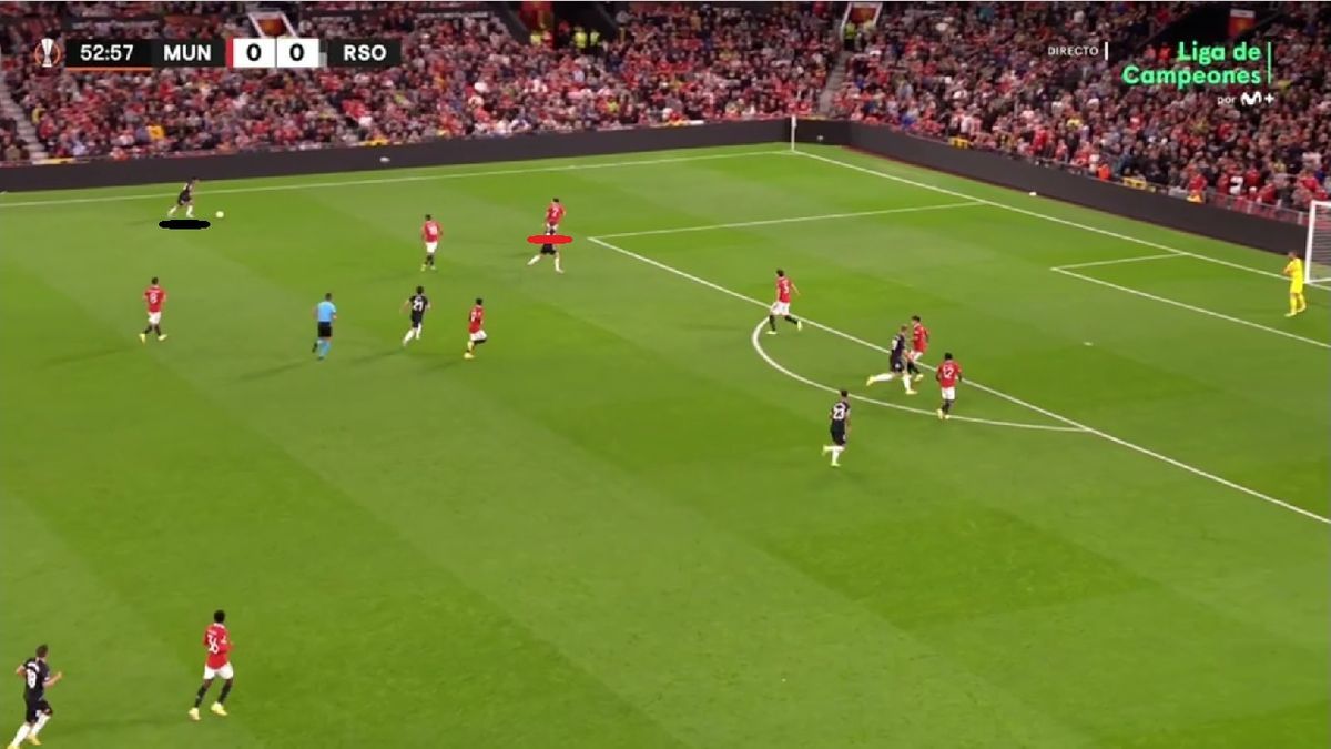 Primer aviso: centro de Take para la ocasión de Sorloth tras fallo de Lisandro a la hora de despejar.