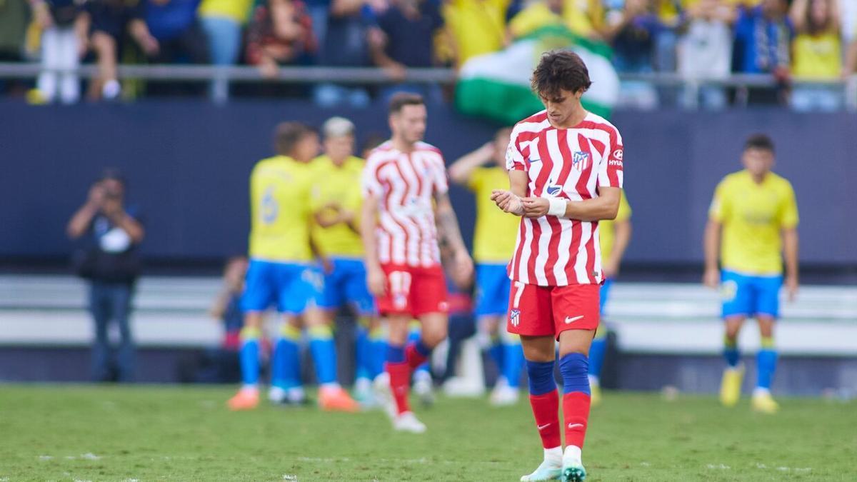 Joao Felix, del Atlético de Madrid, se lamenta al finalizar el partido contra el Cádiz.