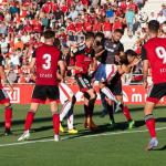 Peru Nolaskoain cabecea el centro de Morcillo que supuso el primer gol del Athletic en Anduva.