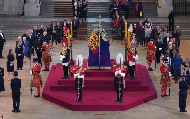 Capilla ardiente de Isabel II