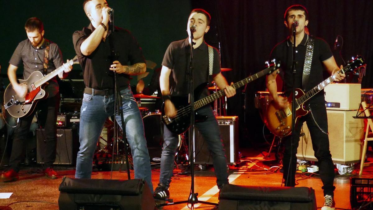 Directo de Deserrite en el festival conmemorativo del 25 aniversario de Haize Berriak.