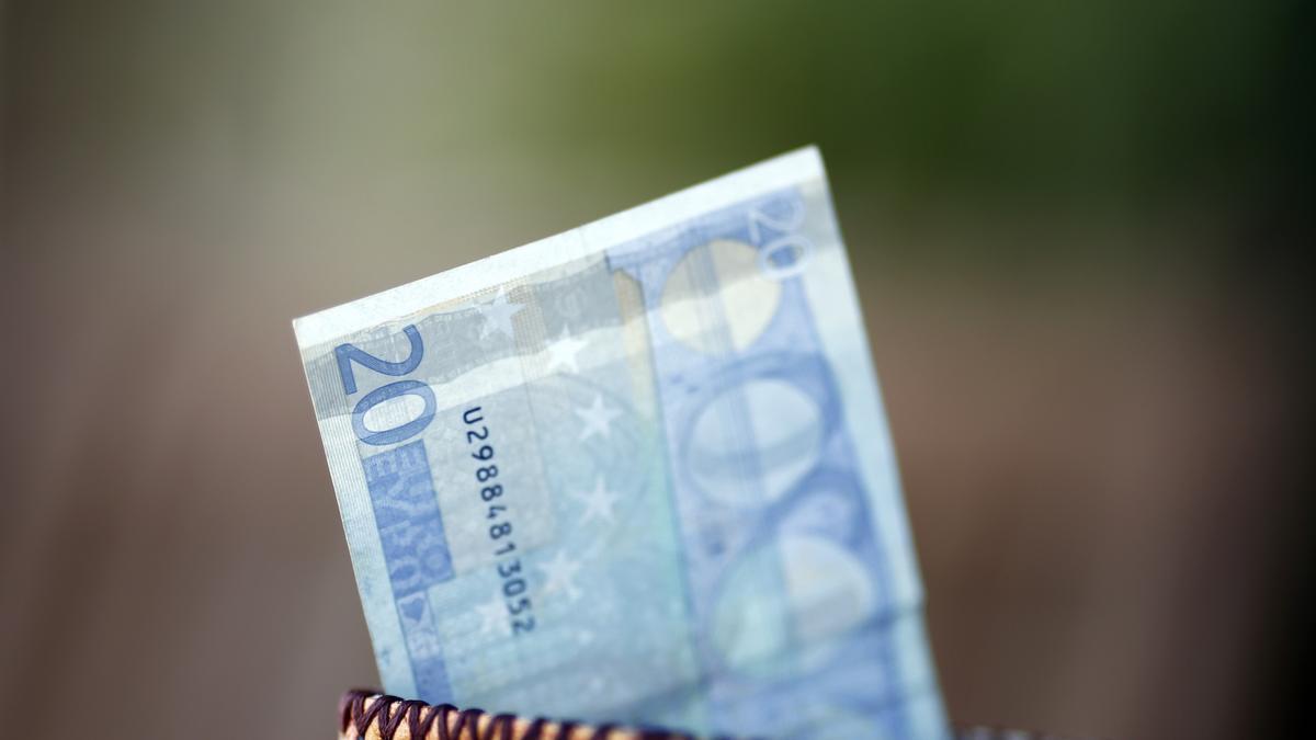 La UE pone límites al pago en efectivo