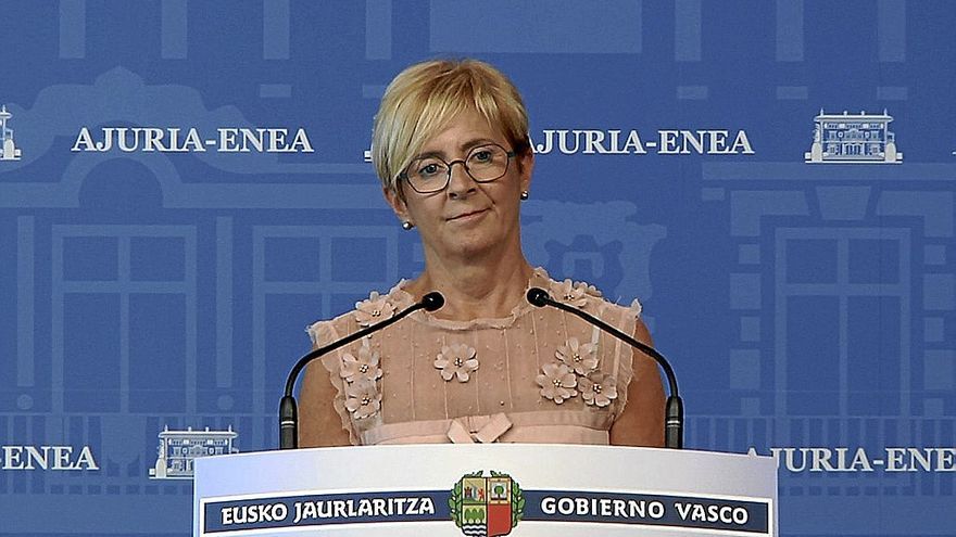 Tapia, durante la rueda de prensa ofrecida ayer al término del Consejo de Gobierno. | FOTO: IREKIA