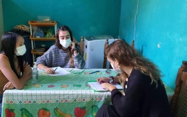 Arantza Muro y Nora Unanua, en una de sus actividades en El Salvador. Arantza Muro y Nora Unanua, en una de sus actividades en El Salvador.