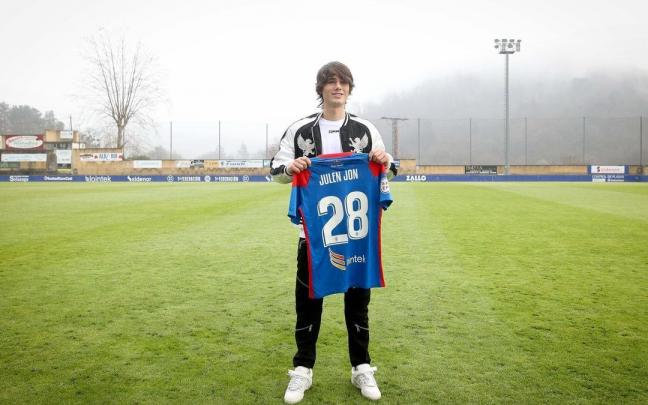 Julen Jon Guerrero, presentado como jugador del Amorebieta Julen Jon Guerrero, presentado como jugador del Amorebieta