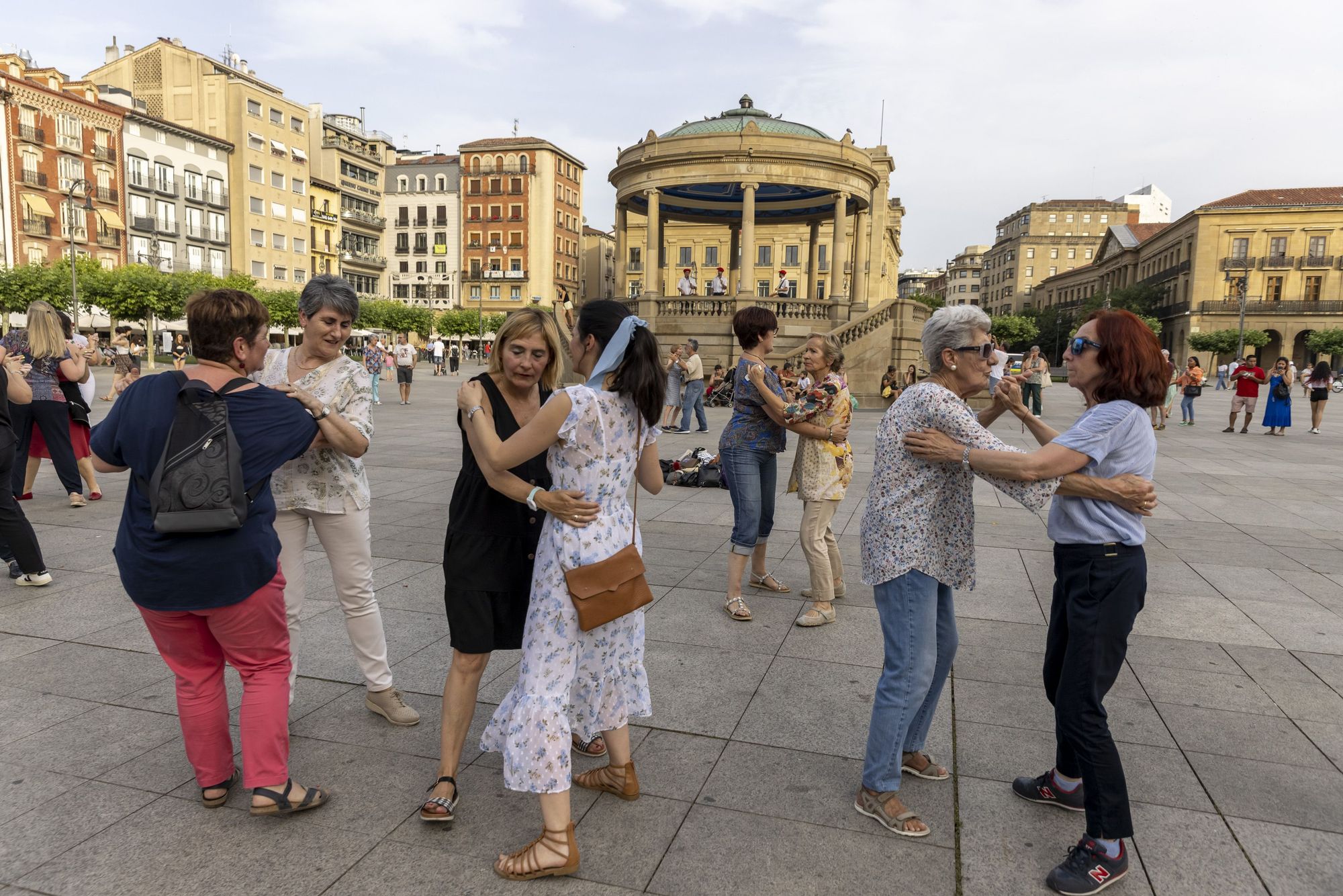 Los bailables de txistu y gaita vuelven a la plaza del Castillo el martes 16 por la tarde