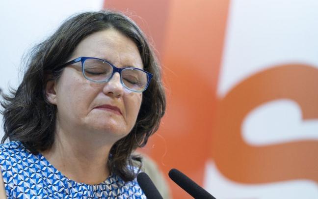 Mónica Oltra, comparece para anunciar su dimisión antes de la reunión de la Ejecutiva de Compromís. Mónica Oltra, comparece para anunciar su dimisión antes de la reunión de la Ejecutiva de Compromís.