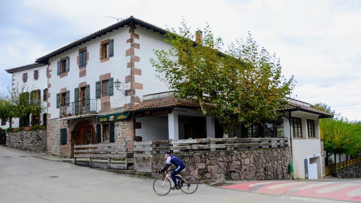 Fachada del Ayuntamiento de Zugarramurdi.