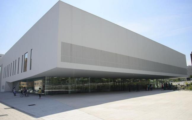 Exterior del centro civico Salburua.