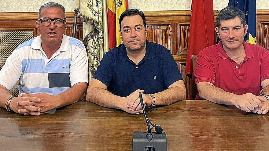 De izquierda a derecha: Francisco Barrena, presidente del coto de Fitero; Aitor Merino, ponente ingeniero; y Nicolas Vicente Ubarni, ponente veterinario.