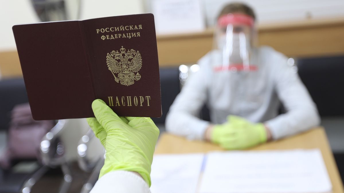 Un pasaporte ruso.