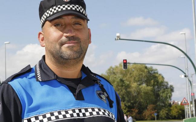 I&ntilde;igo De Carlos, recientemente destituido como jefe de Polici&iacute; Municipal del Valle de Eg&uuml;&eacute;s, en una foto de 2014.