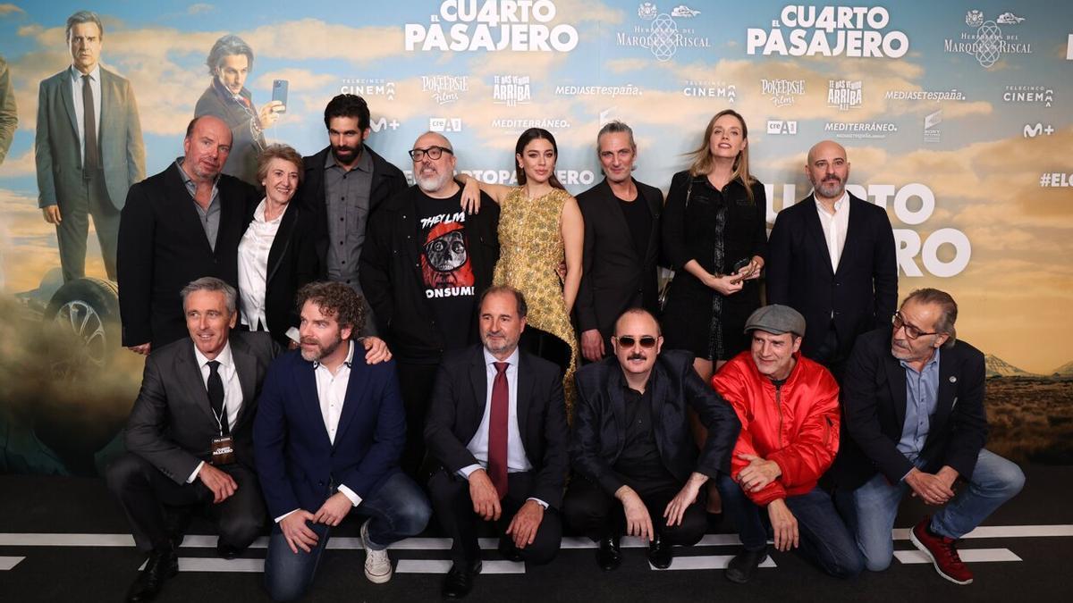 Alberto San Juan, Rub&eacute;n Cortada, Blanca Su&aacute;rez, &Aacute;lex de la Iglesia, Carlos Areces, Carolina Bang, Enrique Vill&eacute;n y Ernesto Alterio asisten al estreno de su pel&iacute;cula El cuarto pasajero dirigida por &Aacute;lex