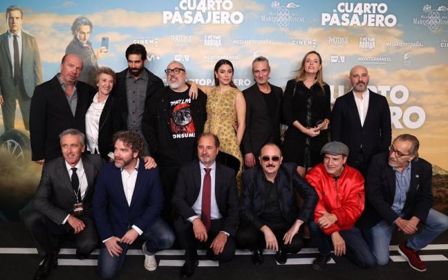 Alberto San Juan, Rub&eacute;n Cortada, Blanca Su&aacute;rez, &Aacute;lex de la Iglesia, Carlos Areces, Carolina Bang, Enrique Vill&eacute;n y Ernesto Alterio asisten al estreno de su pel&iacute;cula El cuarto pasajero dirigida por &Aacute;lex