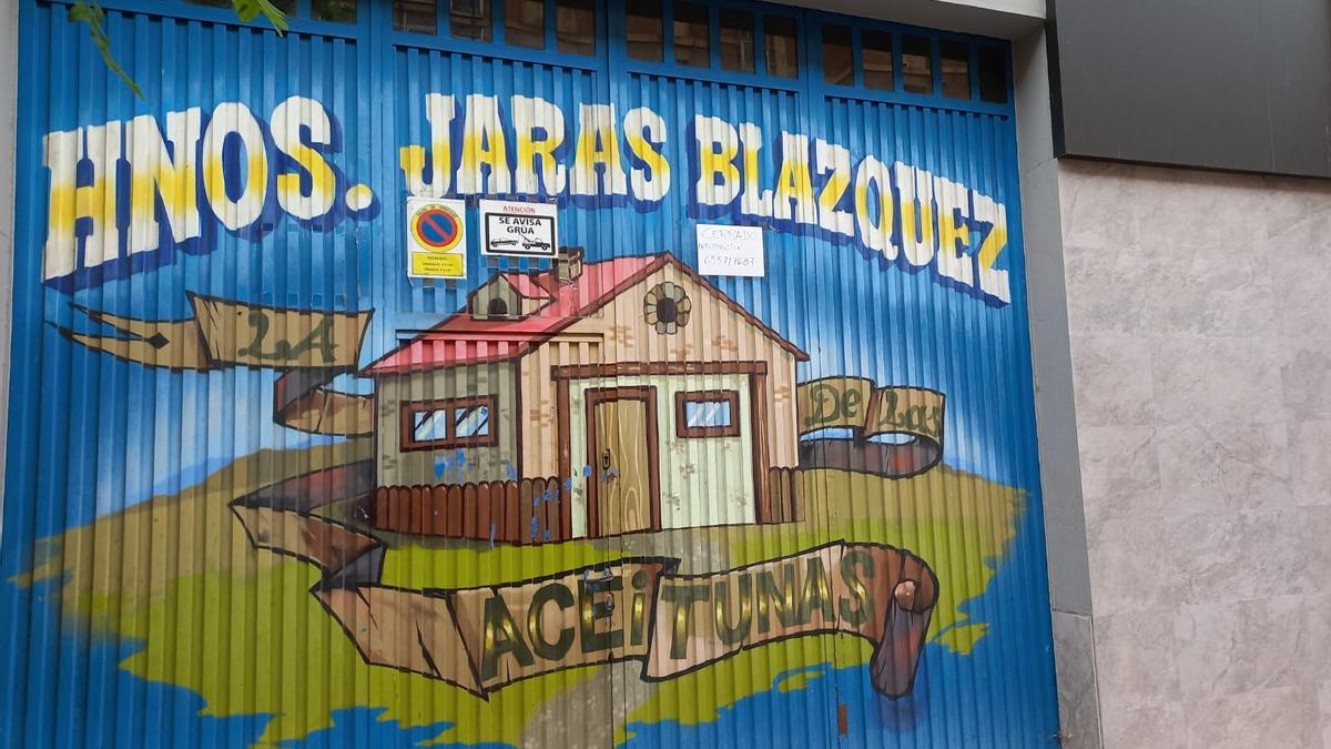 El almacén de los Hermanos Jaras Blázquez en la calle Simón de Anda